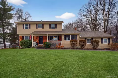 37 Hilda Dr, Mahopac, NY 10541