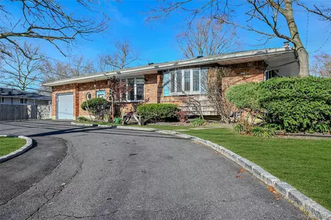 133 Wolf Hill Rd, Melville, NY 11747