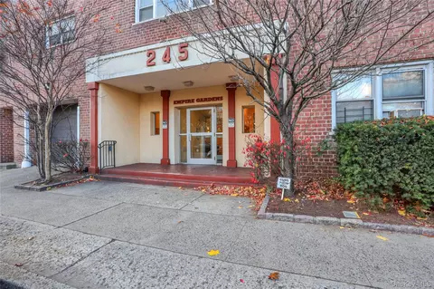 245 Bronx River Rd #7C, Yonkers, NY 10704