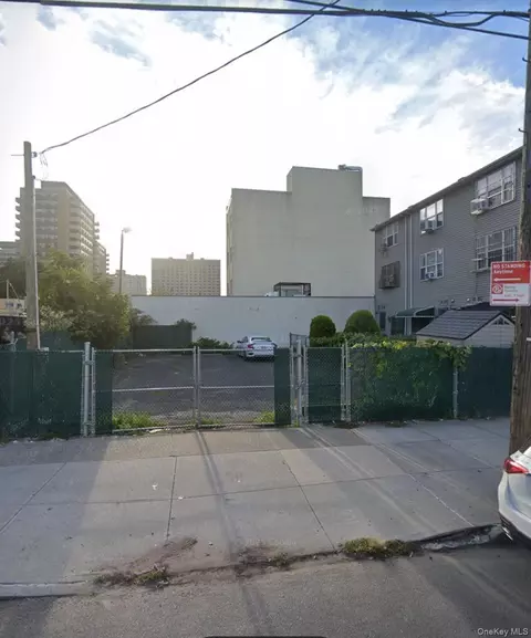 2912 W 31st St, New York, NY 11224