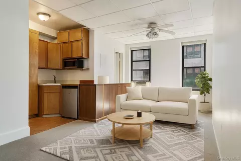 551 E 12th St #3, New York, NY 10009