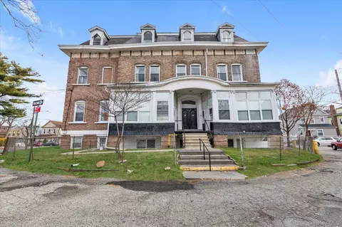 11-41 123 St, College Point, NY 11356