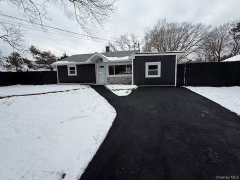 1052 Bay Shore Ave, Bay Shore, NY 11706