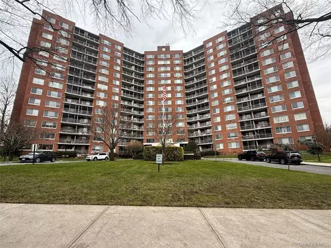 220-55 46th Ave #10D, Bayside, NY 11361