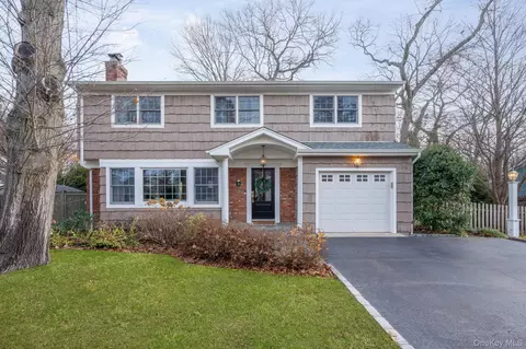 3 Kew Ct, Huntington, NY 11743