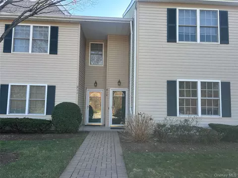 910 Altessa Blvd, Melville, NY 11747