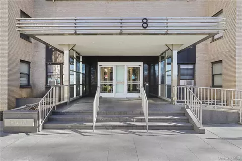 8 Fordham Hill Oval #16B, New York, NY 10468