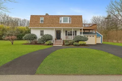 10 Helin Rd, East Fishkill, NY 12533