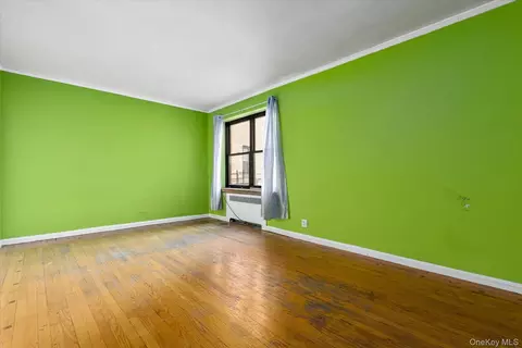 251 Seaman Ave #2H, New York, NY 10034