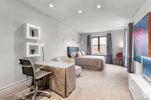 25-40 31st Ave #6F, New York, NY 11106