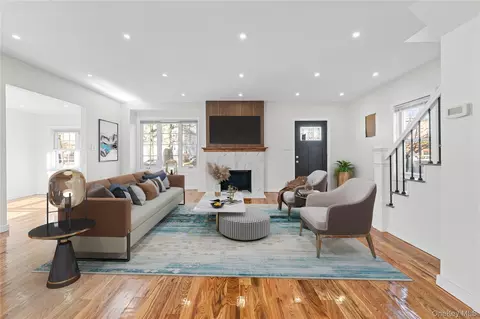 190-10 114th Dr, New York, NY 11412