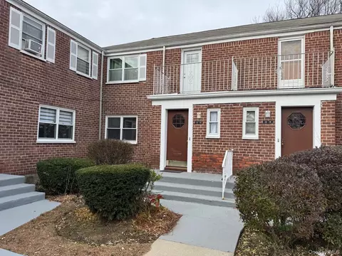 131-30 Laurelton Pkwy #LOWER, Rosedale, NY 11422