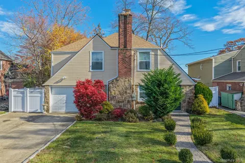 20 Sterling Pl, Roosevelt, NY 11575