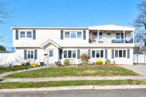 3309 Nelson St, Wantagh, NY 11793