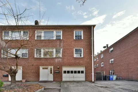 166-30 Gothic Dr, Jamaica, NY 11432