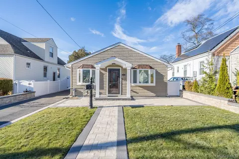 69 Harriet Ave, Hempstead, NY 11550