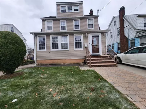 19614 104th Ave, New York, NY 11412