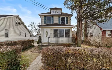 2730 Orchard St, North Bellmore, NY 11710
