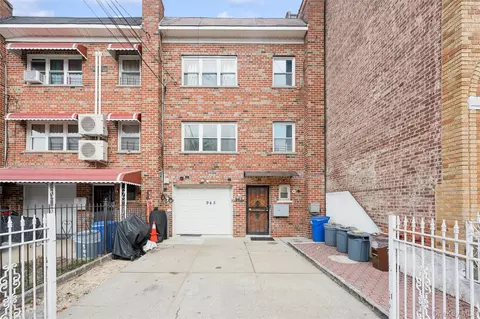 945 E 228th St, New York, NY 10466