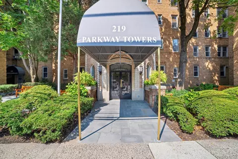 219 Bronx River Rd #5A, Yonkers, NY 10704