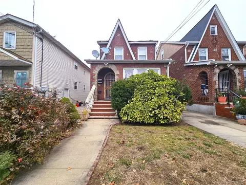 100-15 202nd St, New York, NY 11423