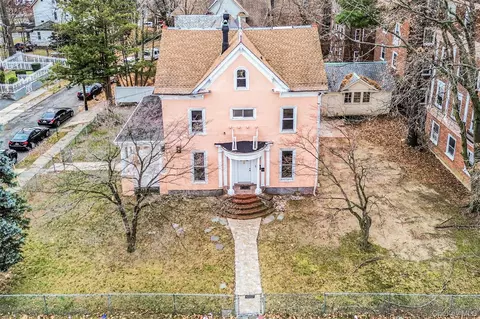 214 E Prospect Ave, Mount Vernon, NY 10550