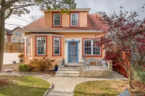 469 Minnieford Ave, New York, NY 10464