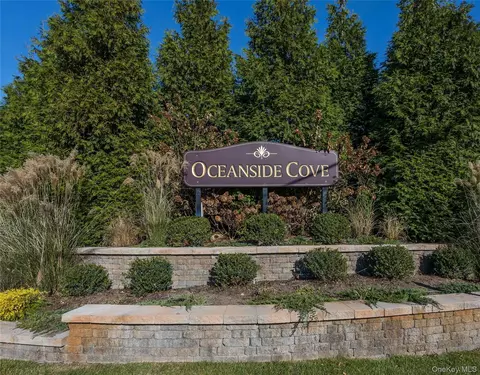 100 Daly Blvd #1402, Oceanside, NY 11572