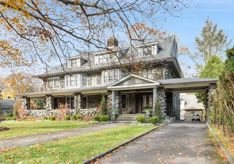 65 Harmon Ave, Pelham, NY 10803