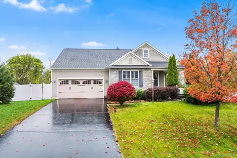 5 Matthews Ct, Cohoes, NY 12047