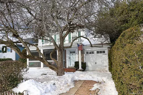 2926 Davis St, Oceanside, NY 11572