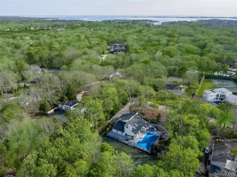 7 Midhampton Ct, Quogue, NY 11959