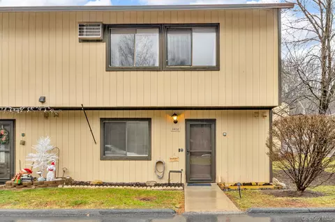 3408 Chelsea Cv S, Beekman, NY 12533