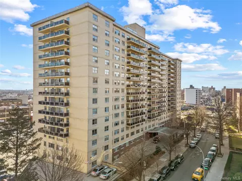 175-20 Wexford Ter #7D, New York, NY 11432