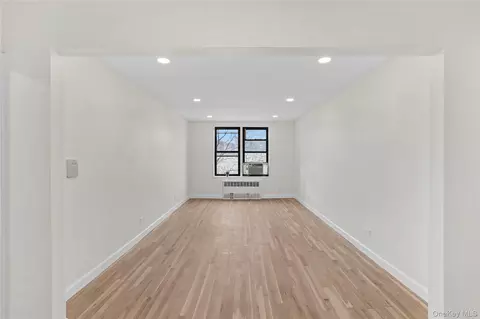 33-04 Junction Blvd #4P, New York, NY 11372