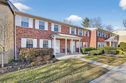 410 Pawnee Ct, Ramapo, NY 10901