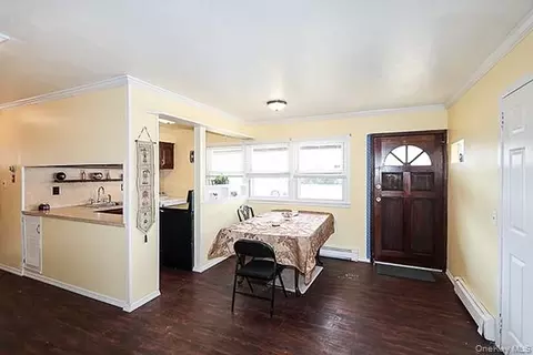 12 E Millpage Dr, Bethpage, NY 11714