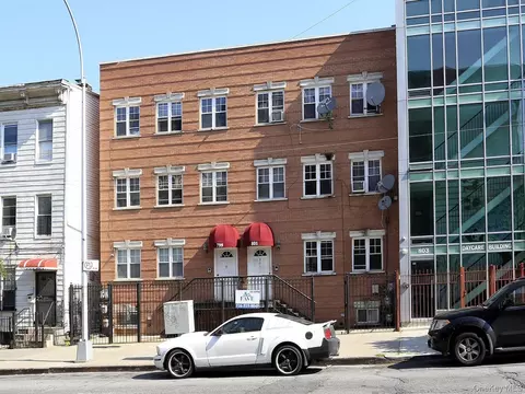 801 E 163rd St, New York, NY 10456