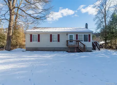 8 Fourth St, Deerpark, NY 12729