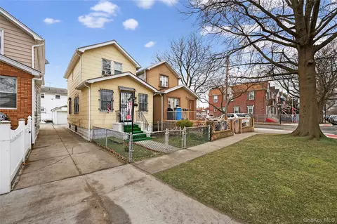 12704 116th Ave, South Ozone Park, NY 11420