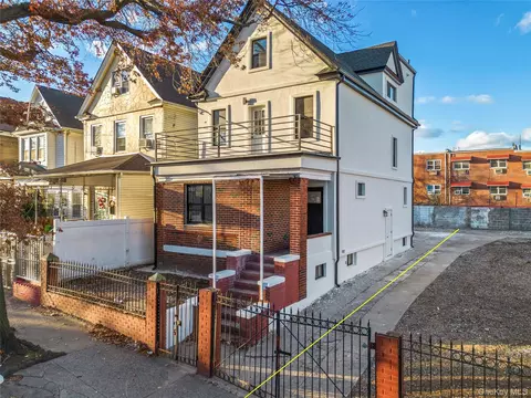 9443 46th Ave, Elmhurst, NY 11373