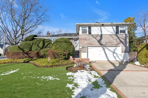 1355 Sally Ct, East Meadow, NY 11554