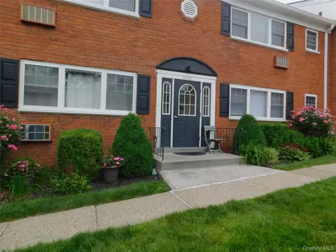 1879 Crompond Rd UNIT D15, Peekskill, NY 10566