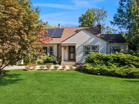 8 Harvard Ln, Greenburgh, NY 10706