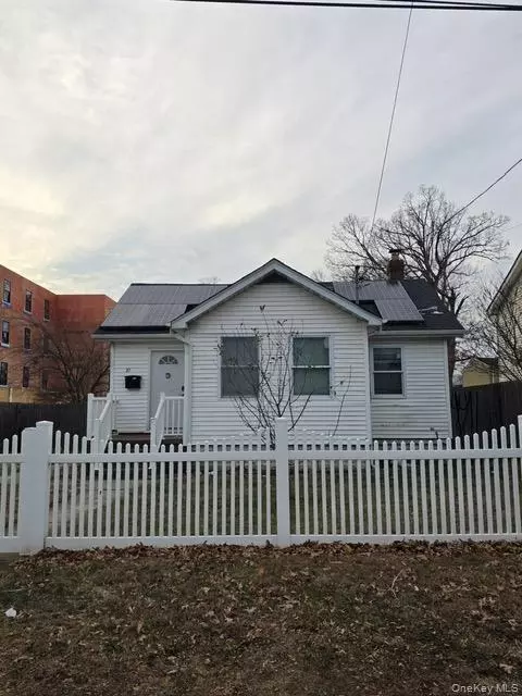 10 N 15th St, Wyandanch, NY 11798