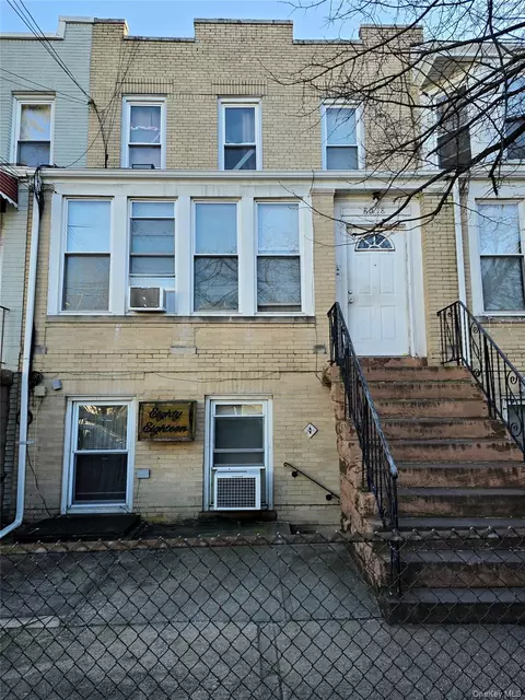 80-18 95th Ave, New York, NY 11416