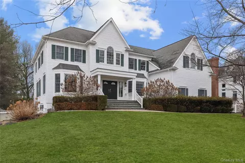 18 Shelley Ln, Harrison, NY 10604