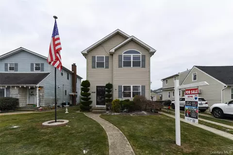 2688 Rosebud Ave, Merrick, NY 11566