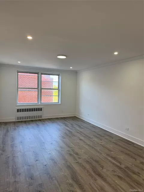 222-89 Braddock Ave #3-E, New York, NY 11428