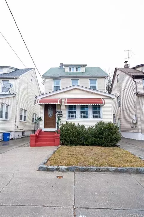 11411 207th St, New York, NY 11411